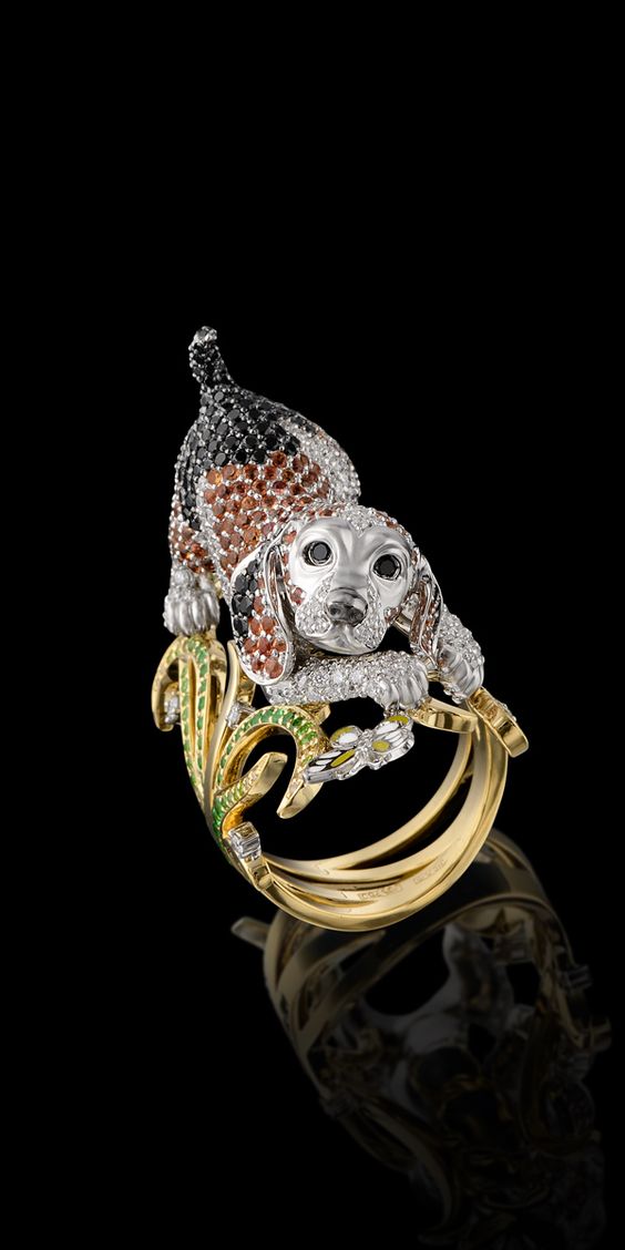 Beagle diamond ring